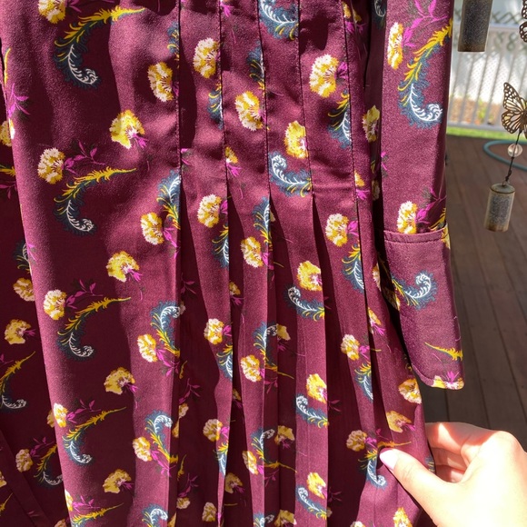 Banana Republic Pleated dress size 10 - Picture 2 of 9